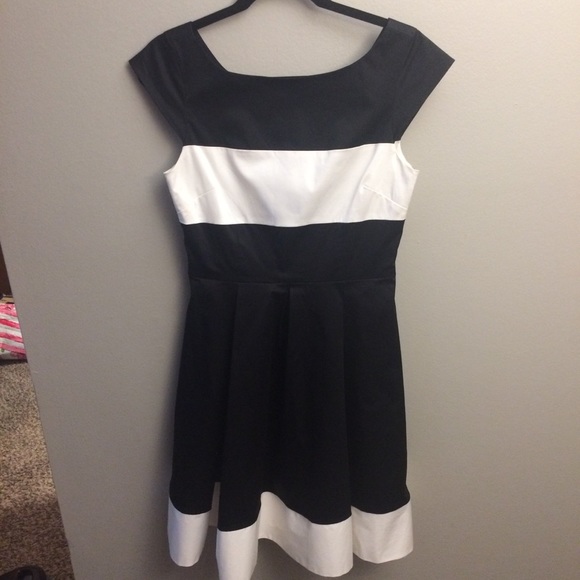 Sold Kate Spade  Dress black and white size 6 sold - Picture 2 of 6